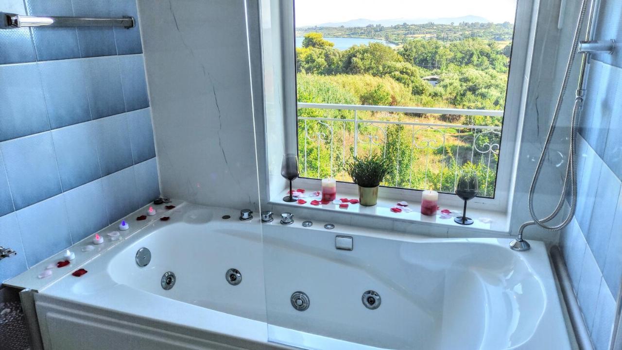 The Elysian At Nicopolis Jacuzzi Lägenhet Nikopolis Exteriör bild